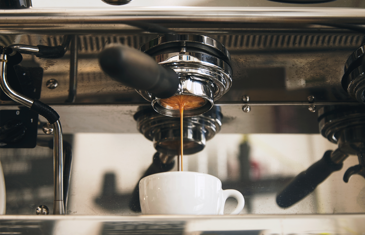 Wenn es um die Wahl der Kaffeemaschine geht, gibt es mehrere Optionen, die du als Gastronom in Betracht ziehen kannst. Hier sind einige der gängigsten Maschinen und ihre Vor- und Nachteile order smart